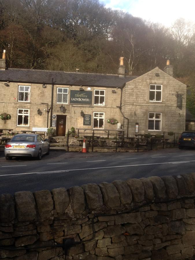 Oyo Ladybower Inn Bamford Exterior photo