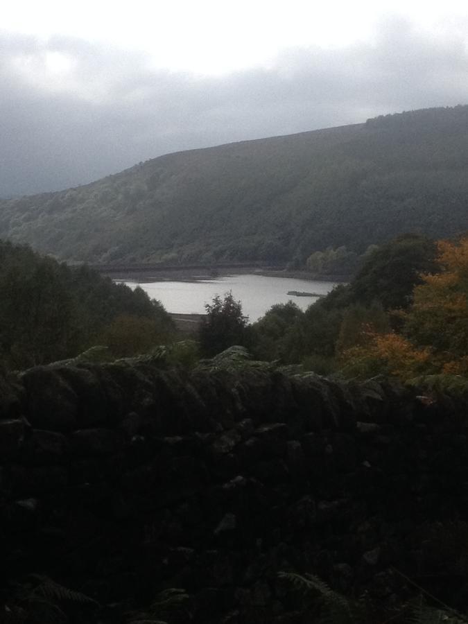 Oyo Ladybower Inn Bamford Exterior photo